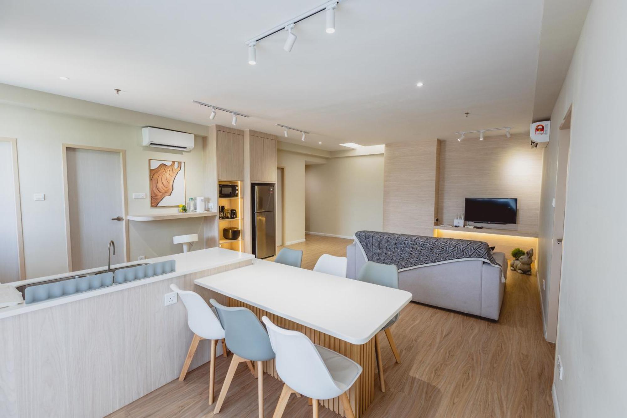 Queensland Suites At Aru Suites, Кота Кинабалу Екстериор снимка